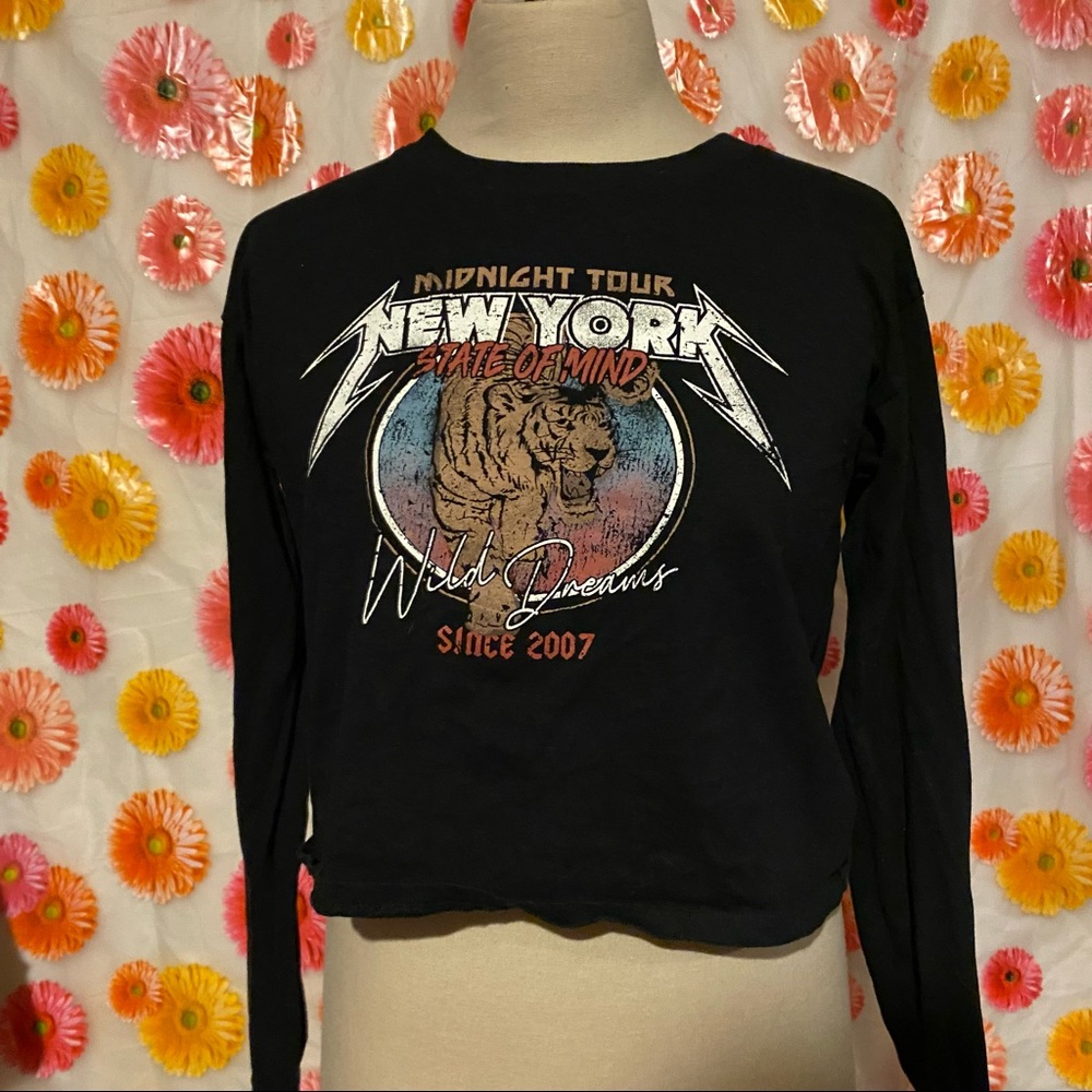 ✨3/$10✨ Stitch & Pine Midnight Tour New York Retro Graphic Cropped Tee Sz S